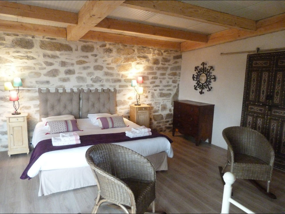 Bout De Cote Bed & Breakfast Lacam-d'Ourcet Exterior photo